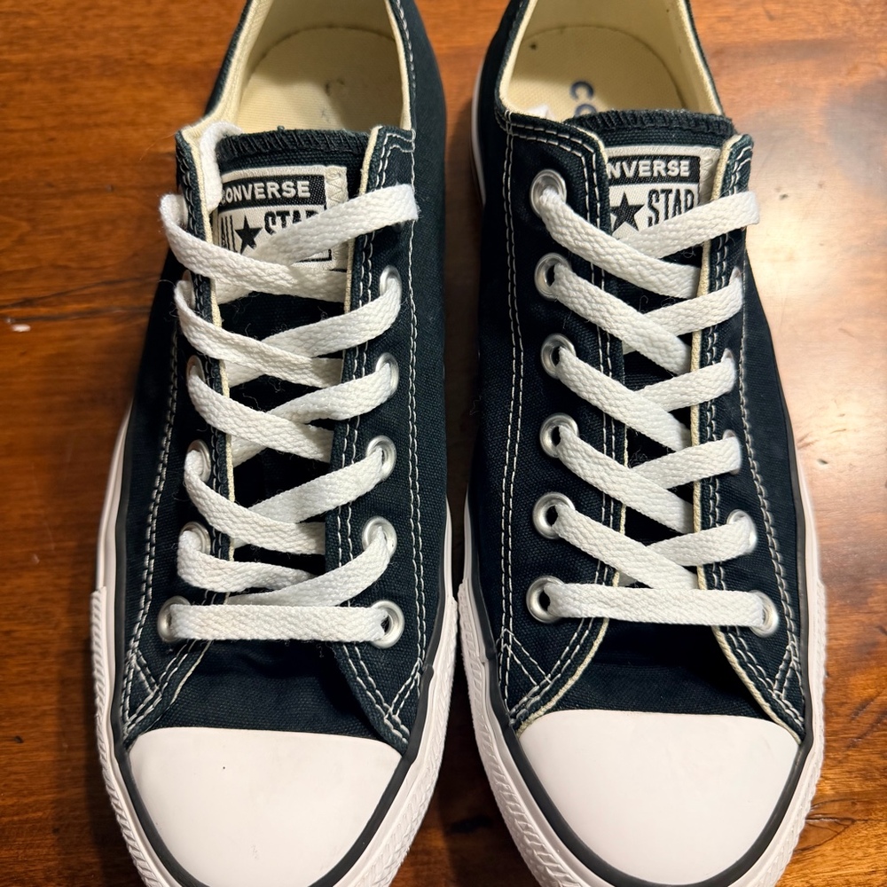 Converse Chuck Taylor All Star Low Top Sneakers Black Men’s 7 Women’s 9